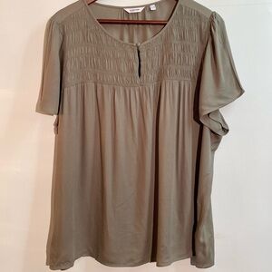 Reitmans signature - flutter sleeve top. Size XXL